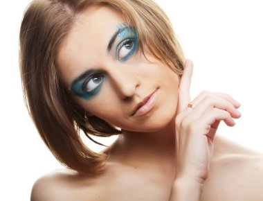 Genç bayan, yaklaşın.