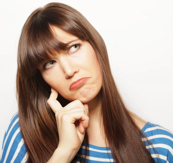 Estilo de vida y el concepto de la gente: mujer deprimida, triste . — Foto de Stock