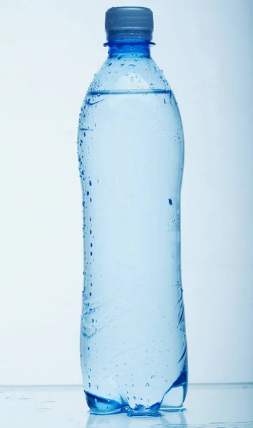 Botella de plástico de agua —  Fotos de Stock