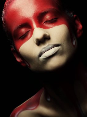 yaratıcı yüz-sanat genç kadın