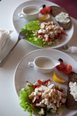 geleneksel Sezar salatası