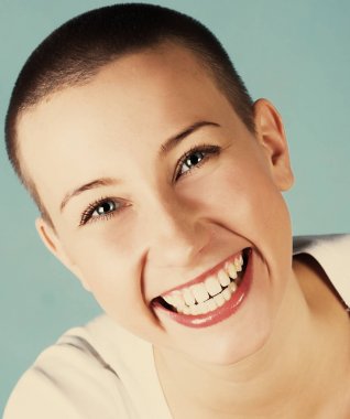 gülümseyen güzel kadın