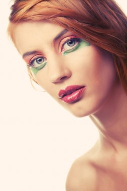 beyaz izole redhaired kadın