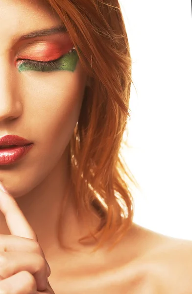 Beyaz izole redhaired kadın — Stok fotoğraf