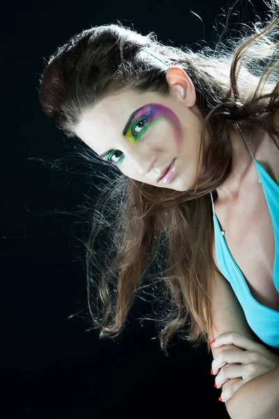 seksi kadın parlak bir makyaj ile