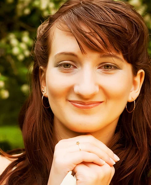 genç kadın Park'ta rahatlatıcı