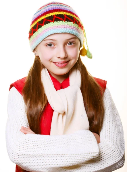 Kleines Mädchen mit Kleidung für den Winter — Stockfoto