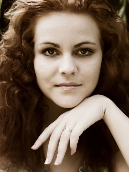 Su perisi açık Kızıl saçlı