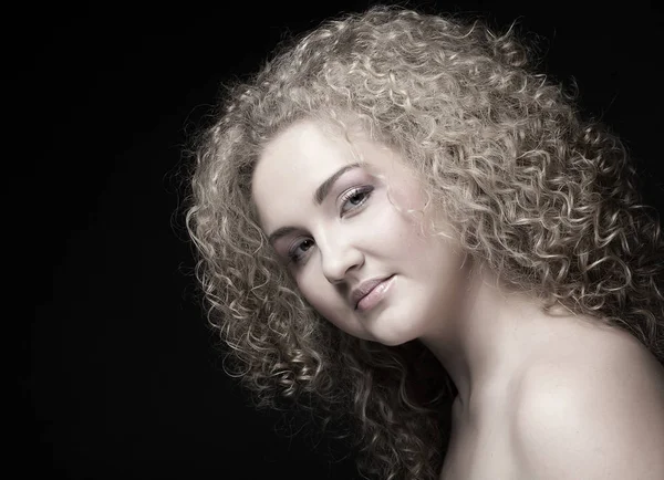 Blonde with curly hair — Stockfoto