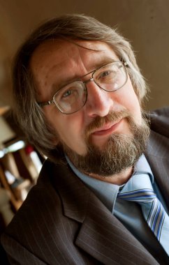 kıdemli yetişkin profesör