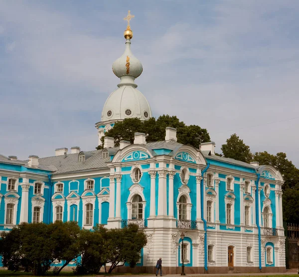 Smolny Cathedral in St. Petersburg — Stock Photo, Image