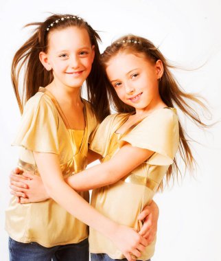 Beyaz arka plan üzerinde izole arkadaşlarım