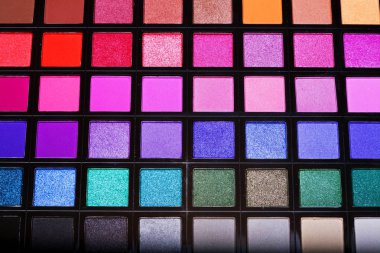 çok renkli göz gölgeler