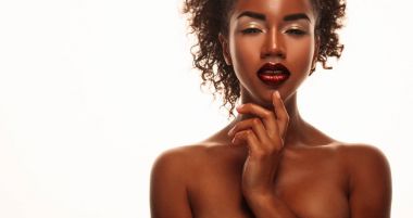 Çekici Afro-Amerikan kadın portresi