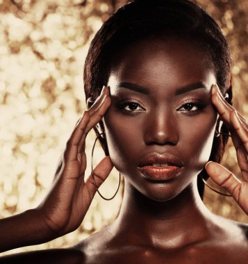 Genç Afrika portresi modeli Studio güzel bir makyaj ile