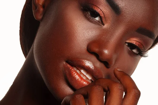 Beautiful black woman posing in a studio — Stock Photo, Image