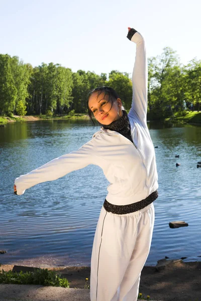 Young sporty woman — Stock Photo, Image