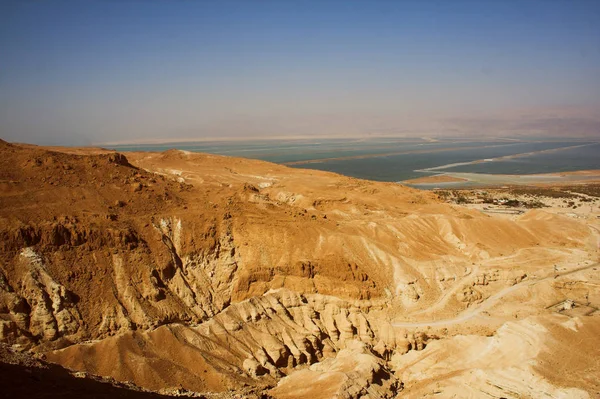 Vista al mar muerto de la antigua ciudad Masada — Foto de Stock