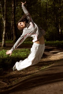 ince şekilli güzel kız atlama 