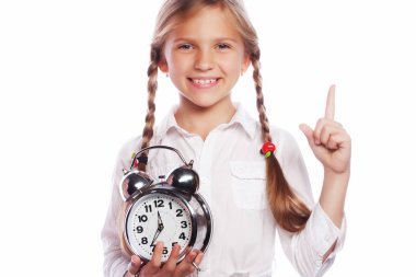 Küçük kız onu endeksi f ile yukarıyı süre saat tutuyor