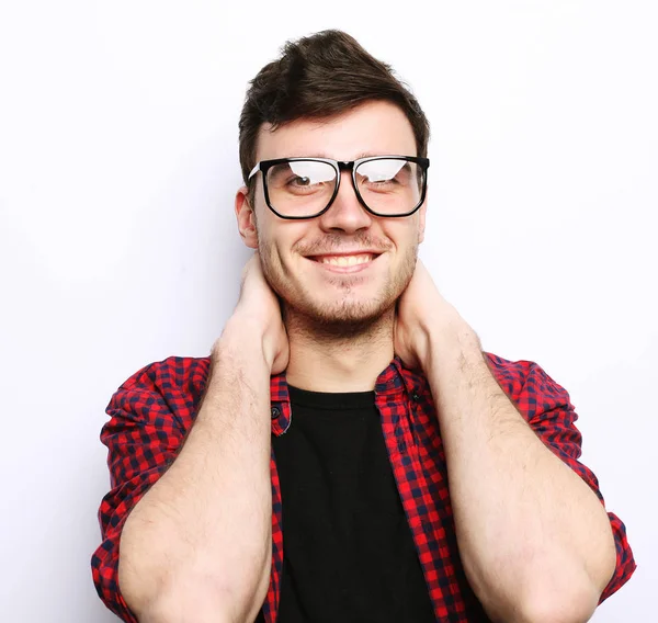 Gyönyörű fiatalember szemüveget visel — Stock Fotó