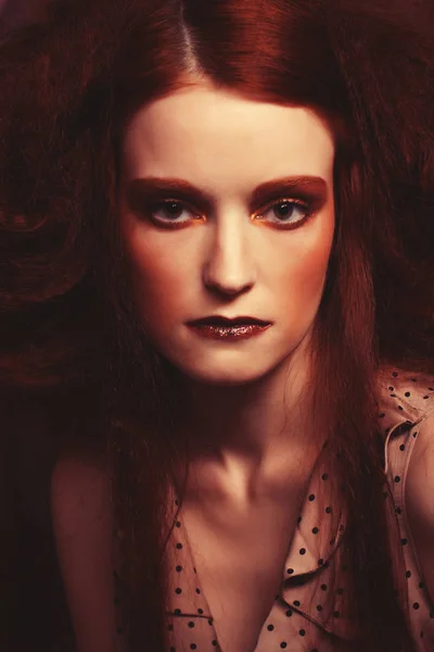 明るく創造的な肖像画 redhair 女性をクローズ アップ — ストック写真
