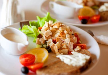 geleneksel Sezar salatası