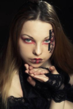 Yaratıcı yüz-sanat olan kadın