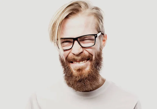 Lifestyle en people concept: close-up van een glimlachende man met een bril — Stockfoto