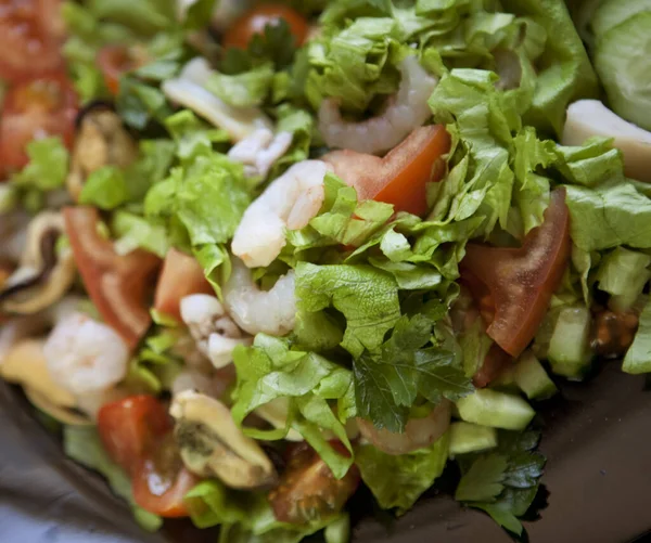 Delicious salad with seafood close up picture — Stock Photo, Image