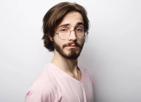 Hombre alegre con gafas, contento de encontrar trabajo bien pagado adecuado, Gente, emociones positivas y expresiones faciales concepto — Foto de Stock