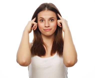 Yaşam tarzı ve insan konsepti: Güzel, genç, şaşırmış kadın