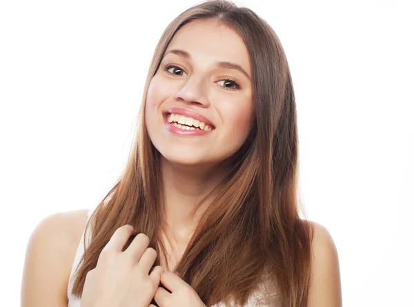 Estilo de vida y concepto de la gente: Joven linda chica sonriente —  Fotos de Stock