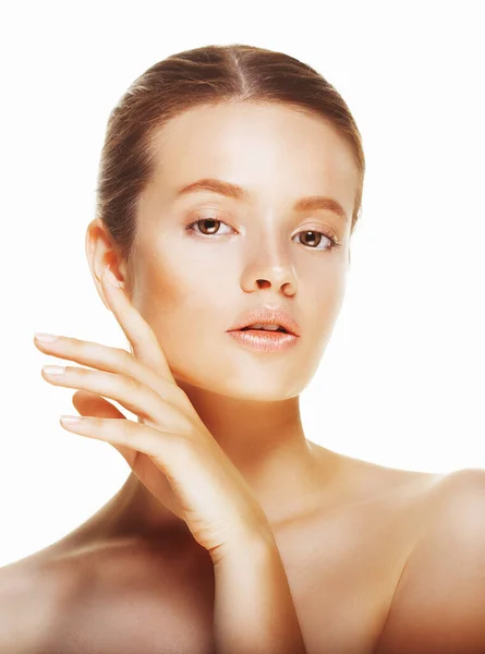 아름다운 건강 한 여자가 흰 피부에 격리되어 깨끗 한 피부를 가지고 있다 — 스톡 사진