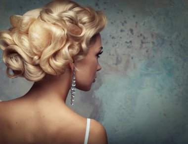 Moda düğün saç stili güzel gelin - yakın çekim resmi
