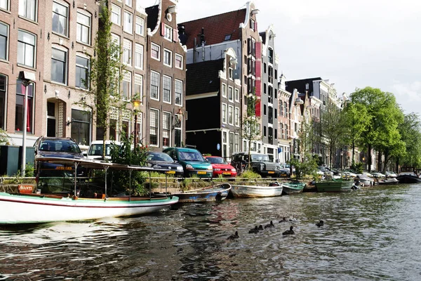 Amsterdam, Hollanda 'da şehir manzarası — Stok fotoğraf