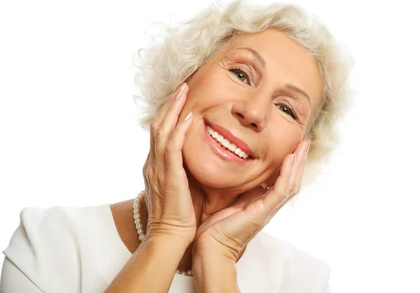 Primer plano retrato de feliz mujer mayor sonriendo — Foto de Stock