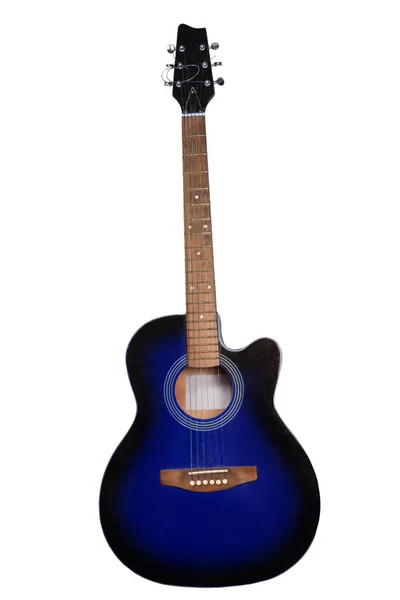 Guitarra azul y negro aislado en blanco — Foto de Stock