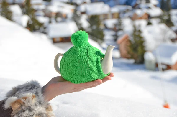 Tea pot in the cap — Stock Photo, Image