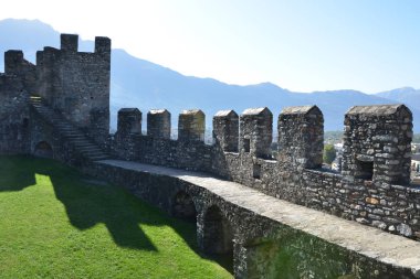 Bellinzona surlarının görünümü