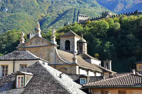 Igreja velha em bellinzona — Fotografia de Stock