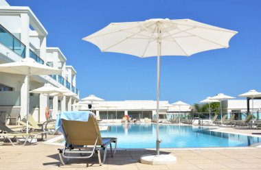 Güzel açık havuzu 