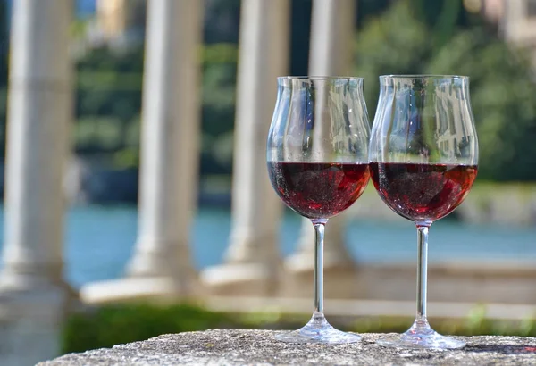 Zwei Gläser Wein Varenna Stadt Comer See Italien — Stockfoto