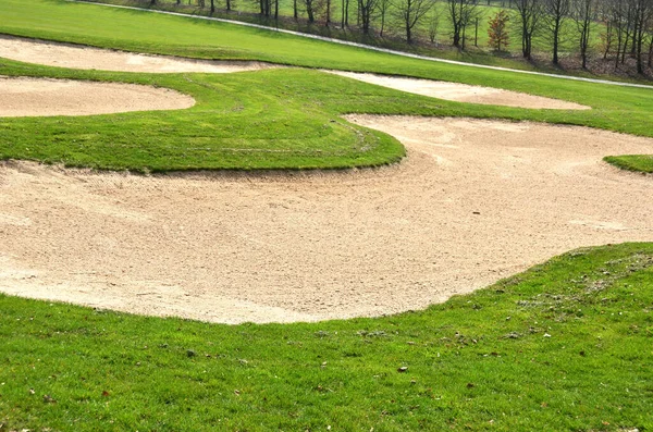 Zengin Yeşil Çimenlikli Golf Sahası Güzel Manzara — Stok fotoğraf