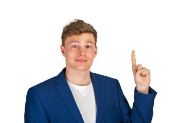 Mavi ceket ile beyaz arka plan üzerinde yukarıyı adam.