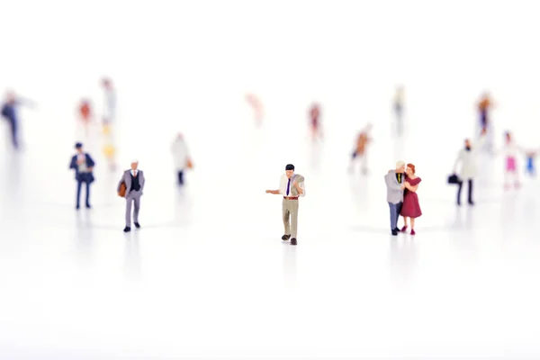 Zakenreizen van mensen in miniatuur mensen — Stockfoto