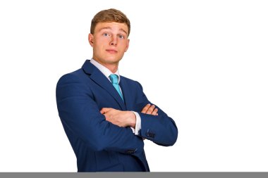 Yakışıklı bir gülümseyen iş adam, mavi takım, Isola portresi