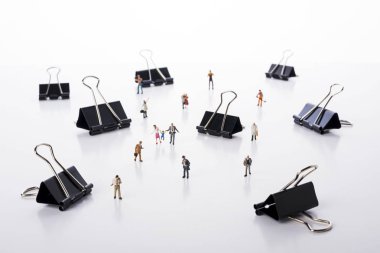 Grup insanların küçük minyatür modeli insanları ve backgro klipler