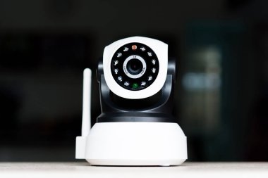 Cctv güvenlik kamera evde çalışma.