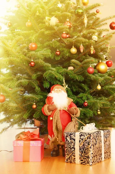 Caixas Presente Sob Árvore Natal — Fotografia de Stock